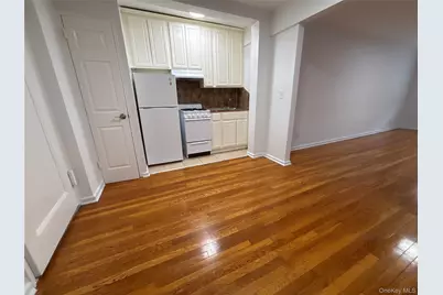 50 S Middle Neck Road #2L, Great Neck, NY 11021 - Photo 2