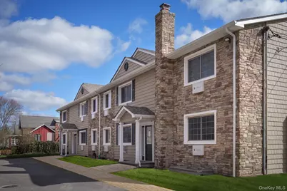 105 Overton Avenue #M, Sayville, NY 11782 - Photo 2