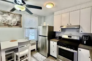 25 Trinity Pl, New Rochelle, NY 10805 - Photo 4