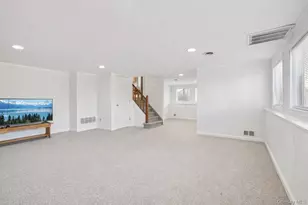 4 Oakley Dr, Huntington Station, NY 11746 - Photo 18