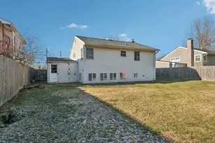 4 Oakley Dr, Huntington Station, NY 11746 - Photo 22