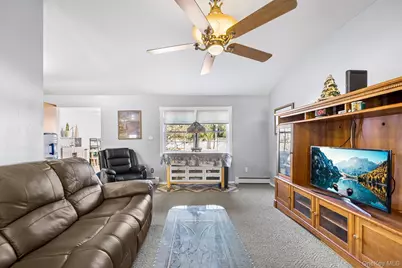 19 Evelyn Road, Port Jefferson Station, NY 11776 - Photo 6