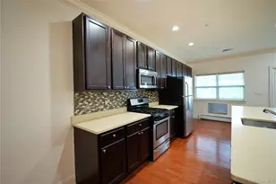 102 Cove Ct, Bronx, NY 10473 - Photo 6