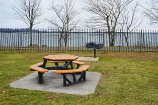 102 Cove Ct, Bronx, NY 10473 - Photo 36