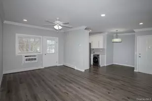 554 New Hwy, Hauppauge, NY 11788 - Photo 4