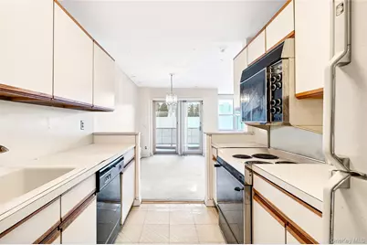 12 Old Mamaroneck Road #2G, White Plains, NY 10605 - Photo 22