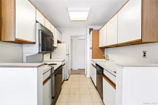 12 Old Mamaroneck Rd, White Plains, NY 10605 - Photo 18