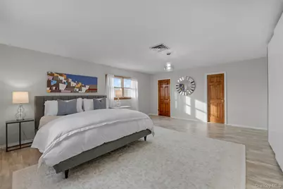 29 3rd Avenue, Port Washington, NY 11050 - Photo 16