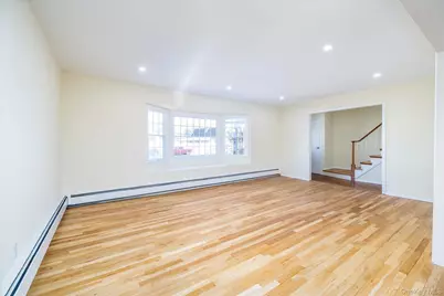 8 Patricia Court, Bethpage, NY 11714 - Photo 8