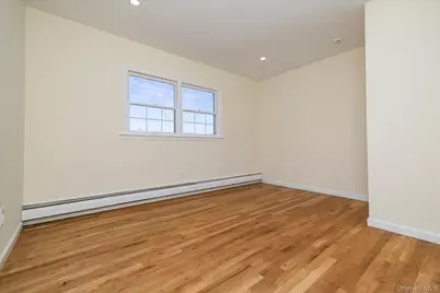 8 Patricia Court, Bethpage, NY 11714 - Photo 16