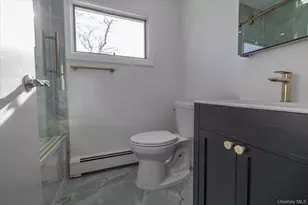 8 Patricia Ct, Bethpage, NY 11714 - Photo 24