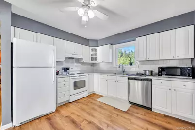 11 Marlo Lane, Hauppauge, NY 11788 - Photo 16