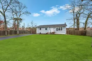 19 Windus Dr, Shirley, NY 11967 - Photo 4