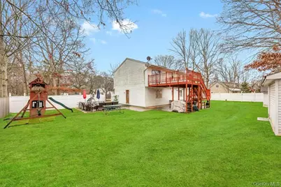 542 Freeman Avenue, Brentwood, NY 11717 - Photo 4