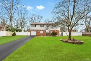 542 Freeman Ave, Brentwood, NY 11717 - Photo 2