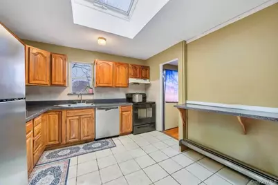 542 Freeman Avenue, Brentwood, NY 11717 - Photo 12