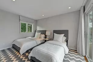 33 Old Canoe Place Rd, Hampton Bays, NY 11946 - Photo 20