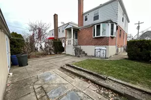 61-52 149th St, Flushing, NY 11367 - Photo 14