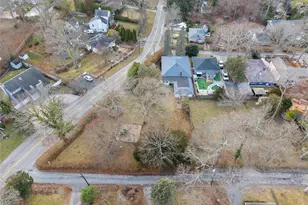 200 N Side Rd, Wading River, NY 11792 - Photo 28