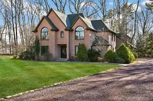 3 Chestnut Ct, Old Westbury, NY 11568 - Photo 2