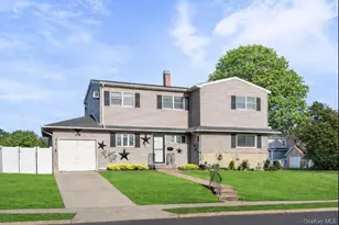 2 Kroll St, Plainview, NY 11803 - Photo 4