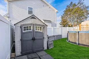 2 Kroll St, Plainview, NY 11803 - Photo 10