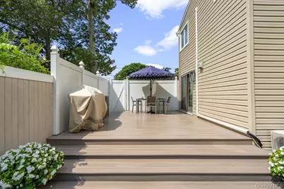 939 Manor Lane, Bay Shore, NY 11706 - Photo 40