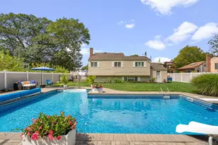 939 Manor Ln, Bay Shore, NY 11706 - Photo 34