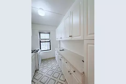 99-21 67 Road #3A, Forest Hills, NY 11375 - Photo 12