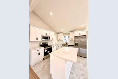 53 W Yaphank Road, Medford, NY 11763 - Photo 6