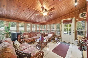 18 Gaylore Dr W, Amityville, NY 11701 - Photo 20