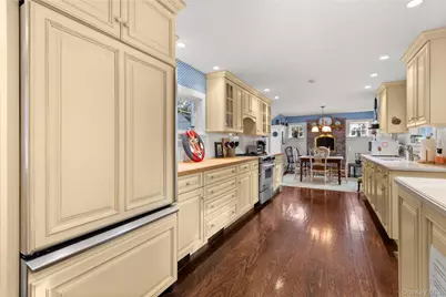 3500 Pine Neck Road, Southold, NY 11971 - Photo 4