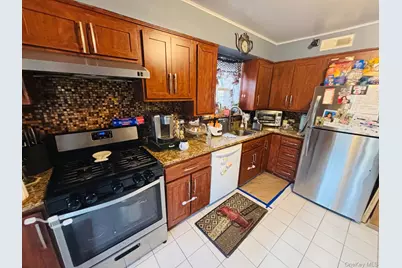 27 Henry Drive, Glen Cove, NY 11542 - Photo 6