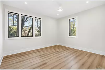 34 Clinton Avenue #3, Dobbs Ferry, NY 10522 - Photo 8