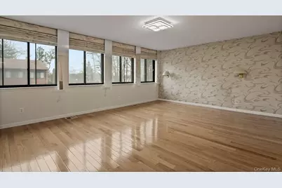 2 Cricket Club Drive, Roslyn, NY 11576 - Photo 14