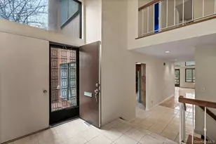 2 Cricket Club Dr, Roslyn, NY 11576 - Photo 2