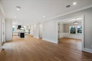 7 Yale St, Garden City, NY 11530 - Photo 10