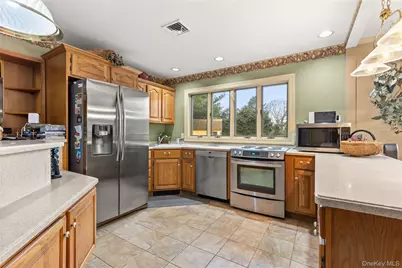 66 Davison Lane E, West Islip, NY 11795 - Photo 12