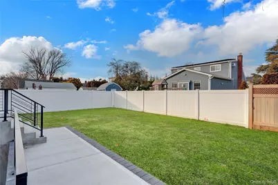124 McKinley Avenue, North Bellmore, NY 11710 - Photo 32