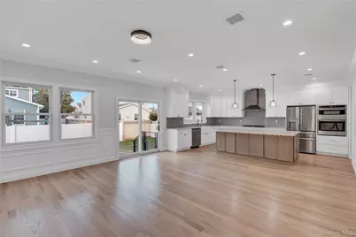 124 McKinley Avenue, North Bellmore, NY 11710 - Photo 8