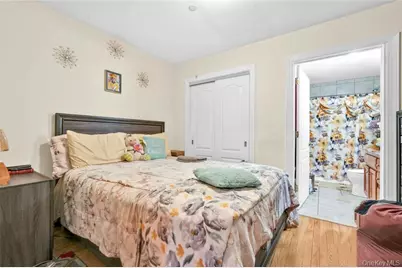 84-39 60th Dr, Middle Village, NY 11379 - Photo 16