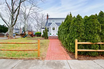 20 Salisbury Avenue, Garden City, NY 11530 - Photo 2