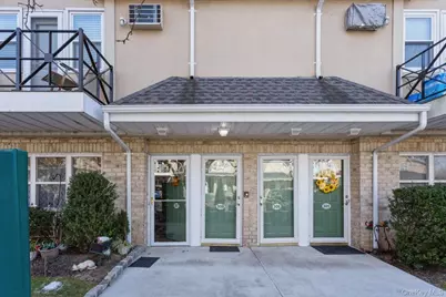 308 Cambridge Court, Glen Cove, NY 11542 - Photo 2