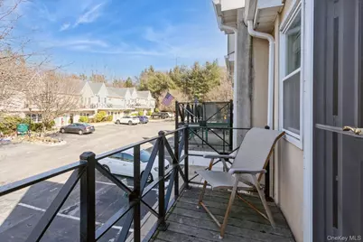 308 Cambridge Court, Glen Cove, NY 11542 - Photo 20