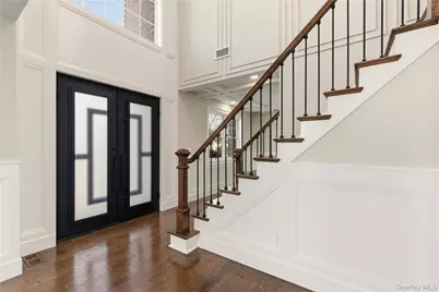 12 Lee Avenue, Albertson, NY 11507 - Photo 2