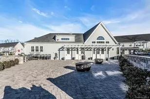 710 Breton Wy, Glen Cove, NY 11542 - Photo 18