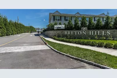 710 Breton Way #710, Glen Cove, NY 11542 - Photo 2