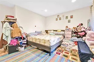 84-39 60th Dr, Middle Village, NY 11379 - Photo 24