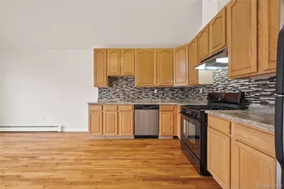 10 Pennyfield Ave Avenue #5C, Bronx, NY 10465 - Photo 8