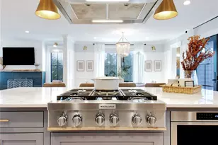 97 Bar Beach Rd, Port Washington, NY 11050 - Photo 16